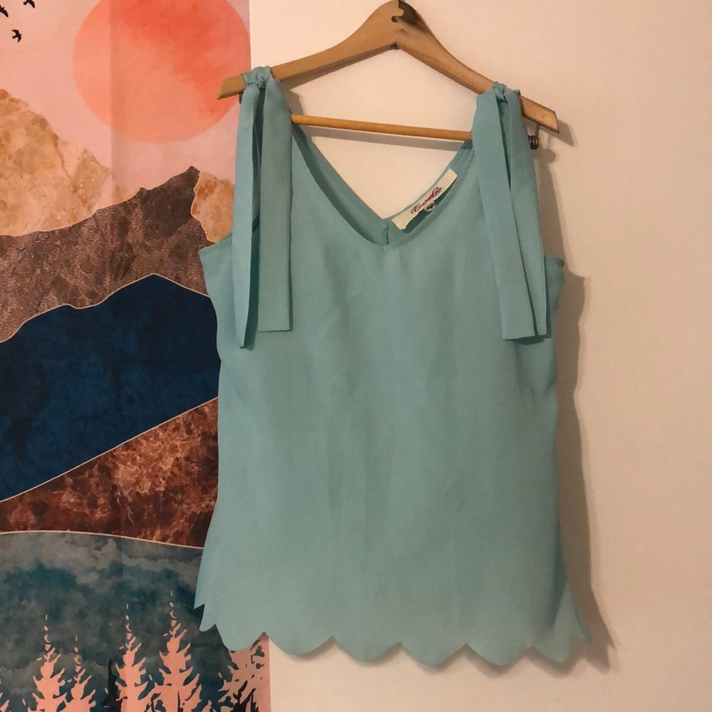 Scalloped Mint tank size small with sleeve ties